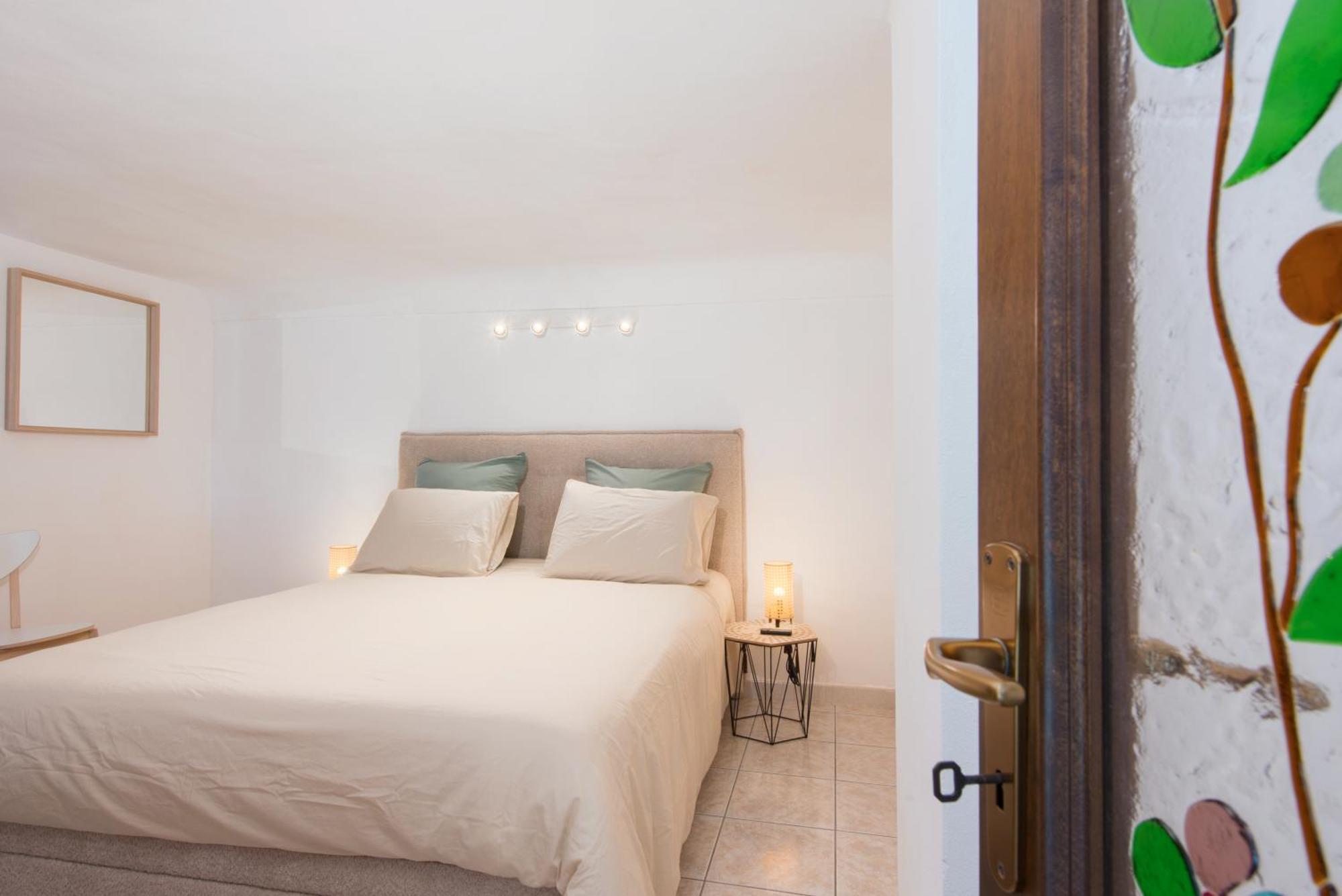 Oliviers -Agreable 2 Pieces Dans Maison Bourgeoise 멍똥 외부 사진
